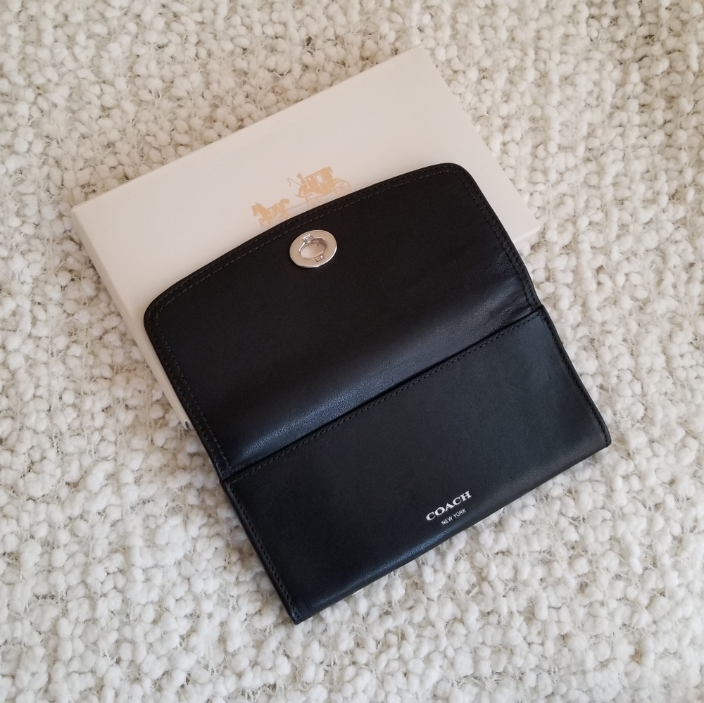 Coach Wallet - Picture 5 of 9
